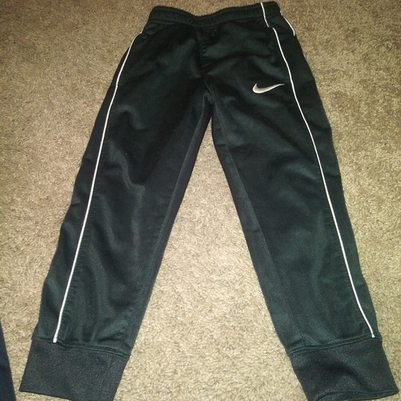 Clothes - Picture 5 of 5